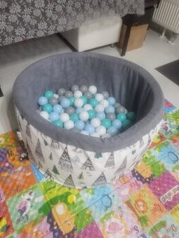 Suchý bazén s loptičkami
