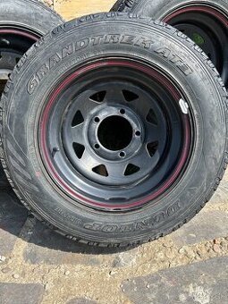 Predám kolesá s plechovými diskami Suzuky Jimny