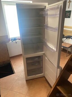 Chladnicka s mrazakom