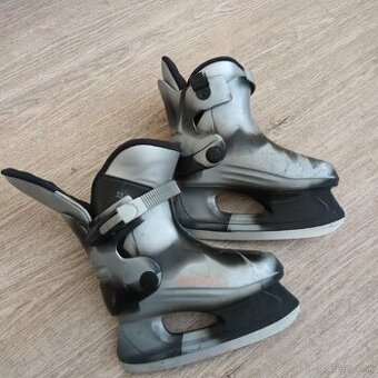 Predám korčule v.33