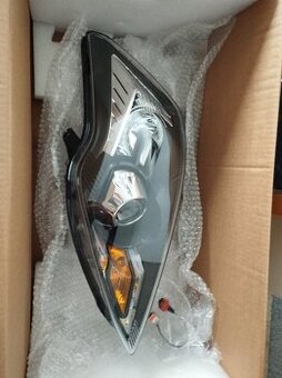 FORD FOCUS II světlomet