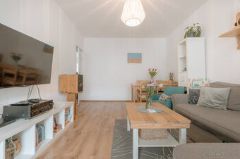 Na prenájom kompletne zariadený 2-izbový byt v centre Martin