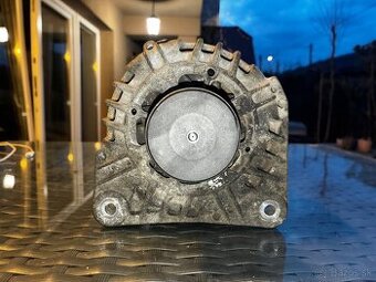 Alternator z motora k9k 724,722,728