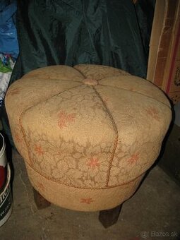 starožitný taburet