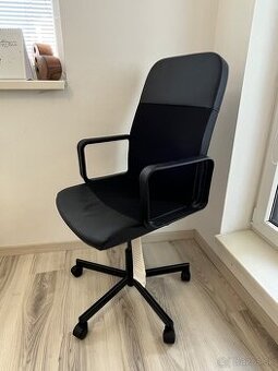 Predám kancelárskemu stoličku Ikea RENBERGET