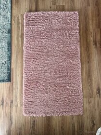 Ružový koberec 80x150