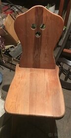 stolička drevená