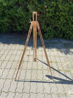 Predám drevený maľovací stojan