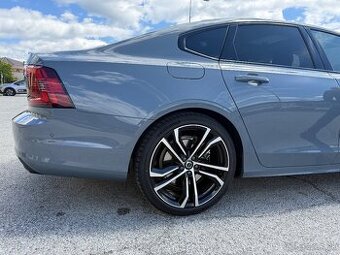 VOLVO S90 B5 2.0 d, 173 kW, 4x4, 2023, 19 000 km
