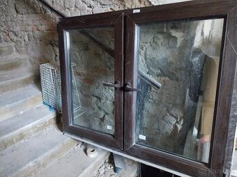 Plastove okno - tmavý dub 147x112 cm