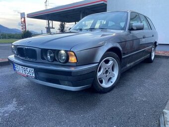 2x BMW E34 528i Touring