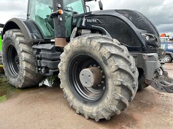 Valtra S374