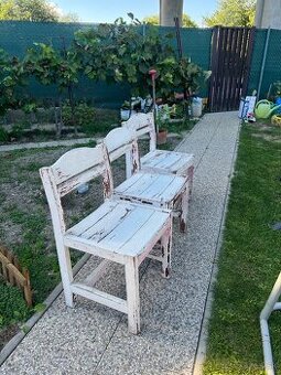 Stare drevene masivne pevne stolicky 2 ks ( 1ks 15 eur)