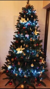 Vianocny stromček 220cm