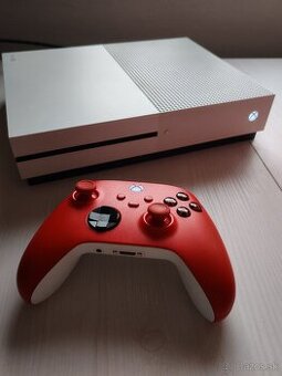 Xbox One S 500gb + hry