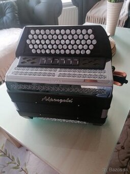 Chromaticky akordeón       chromatika