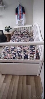 Drevená biela posteľ - jednolôžková - 1