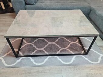 Konferenčný stolík so sklom