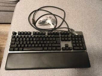 Logitech G513