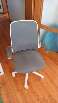 Kancelarska stolička