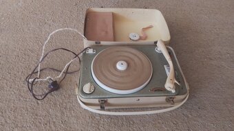 Prodám gramofon Donauland na starožitné i nové desky
