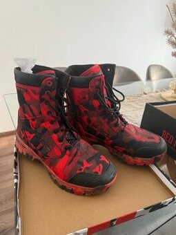 Predám celoročné topánky Double Red Boots RED HELL™