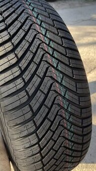 Úplne novú gumu Continental 215 55r17 98h xl Allseasoncontac