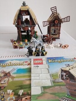 LEGO Castle 7189 Mill Village Raid s krabicou