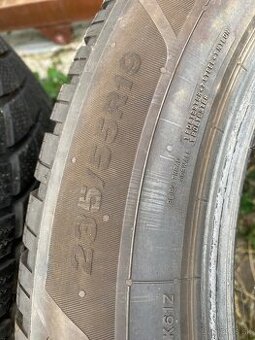 235/55r19
