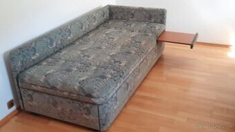 Masívna rozkladacia váľanda