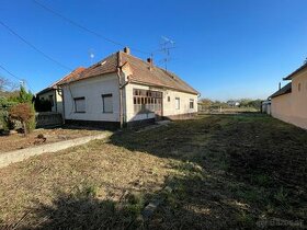 Na predaj rodinný dom v obci Čiližská Radvaň - 1