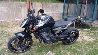 KTM Duke 790