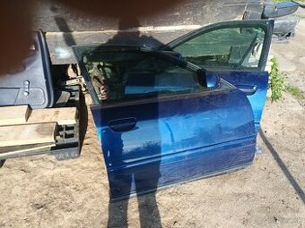 Predam predne spolujazcove dvere tapacire