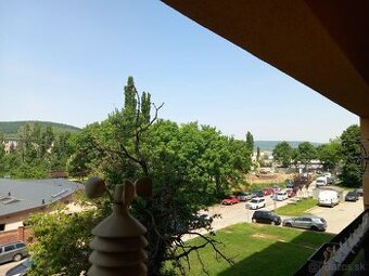 Predám 3 izbový byt BA - Nové Mesto, 80m2 po rekonštrukcii