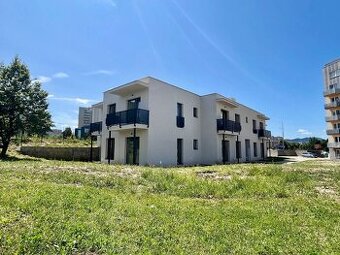 Na prenájom slnečný 2-izbový apartmán so záhradkou