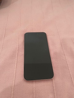 Krásny Iphone 15 plus 128 GB Ping