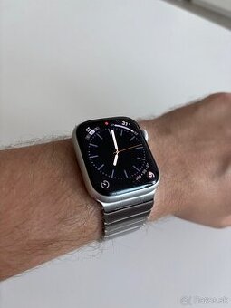 Apple Watch Series 9 45mm Silver Aluminum Case