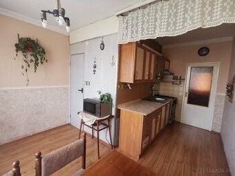 Velký 3 izbovy byt 85m2 v centre mesta s loggiou