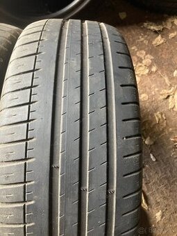 215/45R18 letne
