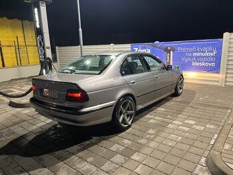 BMW e39 528
