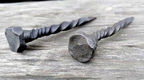 Predám ručne kované klince/kováčske služby