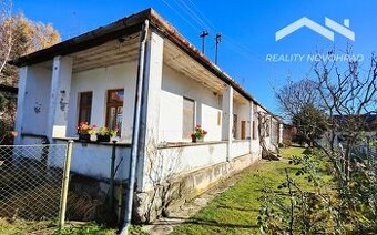 Vidiecky dom s gánkom pri lese – Horná Strehová