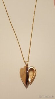 Prívesok v tvare srdca s nápisom Love, chirurg. oceľ pozlát.