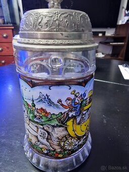 Pivný krígel s hracím strojčekom