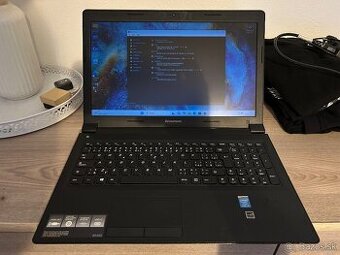 Lenovo Ideapad b5400 s Intel i3,8gb ram,SSD a 15,6"HD LCD