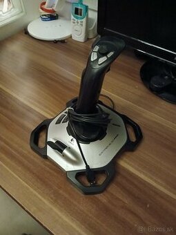 Logitech Extreme 3D Pro joystick