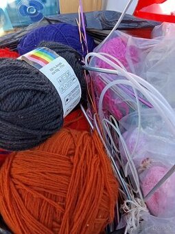 Vlna, háčiky,ihlice a časopis Dorka