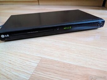 DVD prehrávač LG DVX440 + diaľkový ovládač – TOP stav