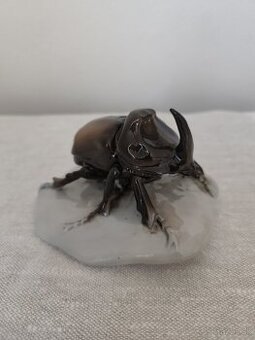 Royal dux chrobák porcelánová soška