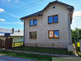 Domček s dvoma bytovými jednotkami a chatka na dokončenie